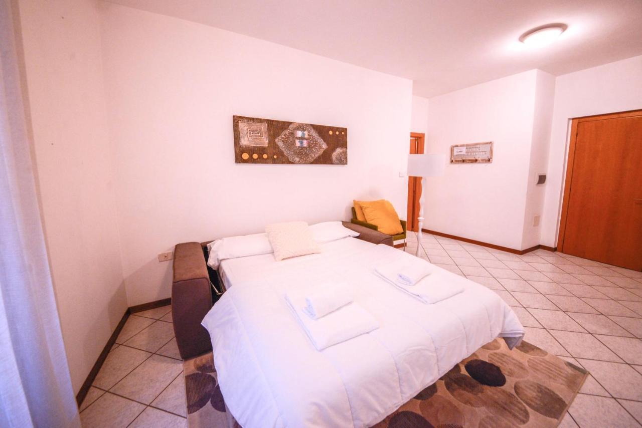 1Dest - Best Location Riva del Garda Buitenkant foto